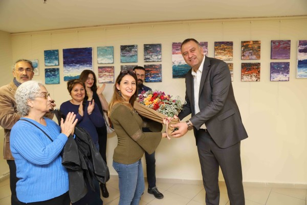 ‘Küçük İnsanların Gölgeleri’ Resim Sergisi Kartal Belediyesi’nde açıldı