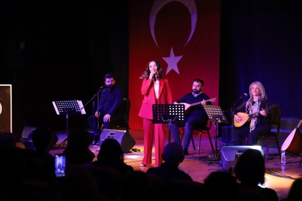 ‘Öğretmenler Günü’ Kartal’da Bayram Havasında Kutlandı