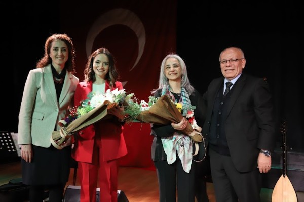 ‘Öğretmenler Günü’ Kartal’da Bayram Havasında Kutlandı