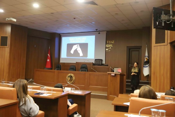Kartal Belediyesi Personeline İşaret Dili Eğitimi
