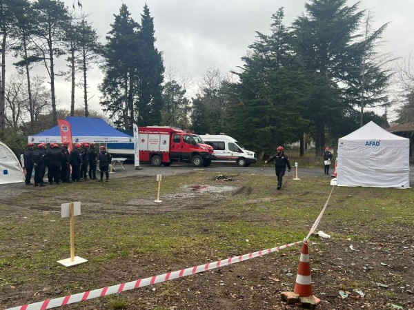 Kartal Belediyesi Sivil Savunma Uzmanlığı’ndan Gerçeği Aratmayan Tatbikat