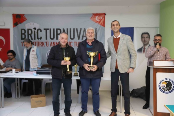 11. Atatürk’ü Anma Briç Turnuvası Kartal’da Gerçekleştirildi