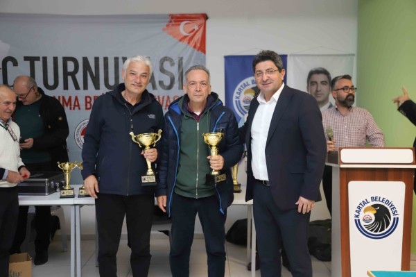 11. Atatürk’ü Anma Briç Turnuvası Kartal’da Gerçekleştirildi