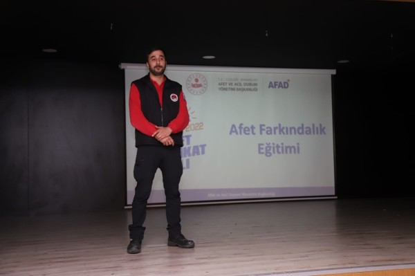 Kartal Belediyesi’nden Afet Gönüllülerine Eğitim
