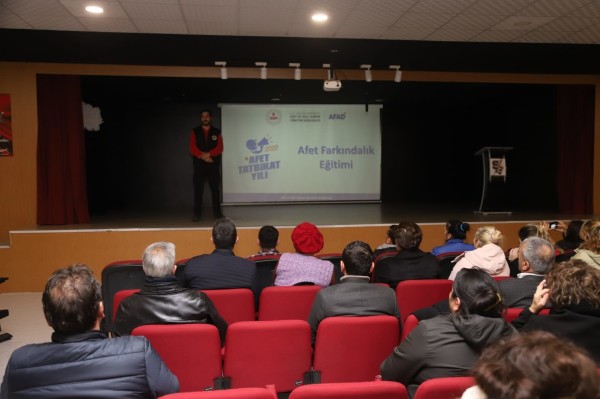 Kartal Belediyesi’nden Afet Gönüllülerine Eğitim