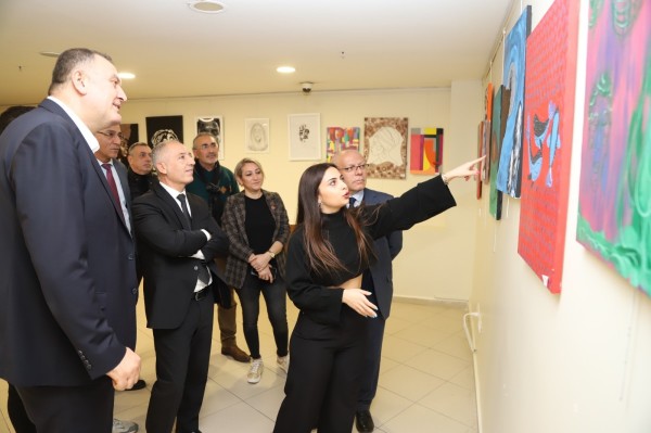 ‘De Rıen’ Resim Sergisi Kartal Belediyesi’nde Açıldı