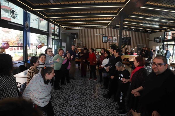 Engelsiz Üretim Atölyesi öğrencileri yeni yılı kutladı
