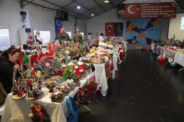 “Yılbaşı Özel Kadın El Emeği Pazarı” Kartal’da Açıldı