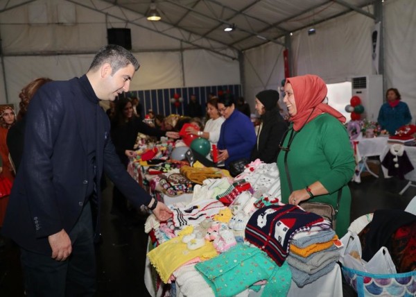 “Yılbaşı Özel Kadın El Emeği Pazarı” Kartal’da Açıldı