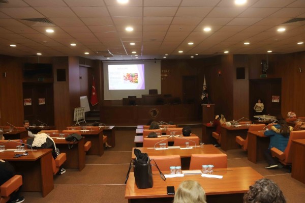 Kartal Belediyesi Çalışanlarına “Fonksiyonel Tıp Semineri”