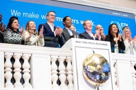 Eaton, Borsadaki 100. Yılını Kutlamak için New York Menkul Kıymetler Borsası (NYSE) Açılış Zilini Çaldı