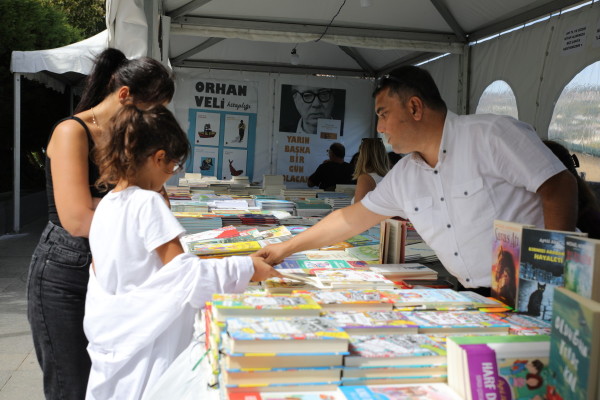 Kitap Standı