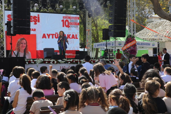 Aytül Akal