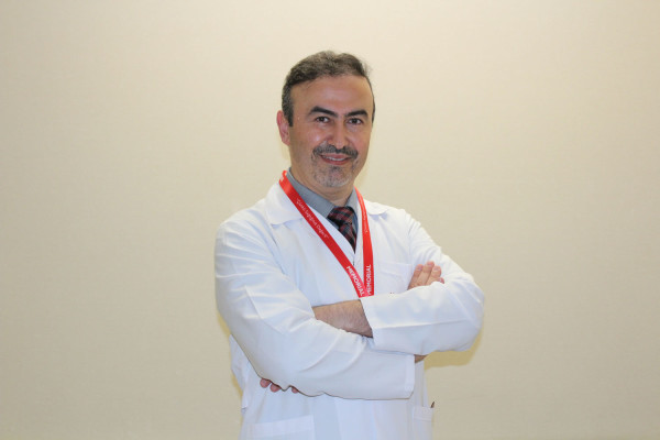 Memorial Antalya Hastanesi Kulak Burun Boğaz Bölümü’nden Doç. Dr. İsmail Önder Uysal