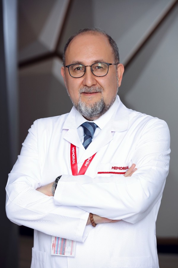 Memorial Bahçelievler Hastanesi Genel Cerrahi Bölümü’nden Prof. Dr. Ediz Altınlı